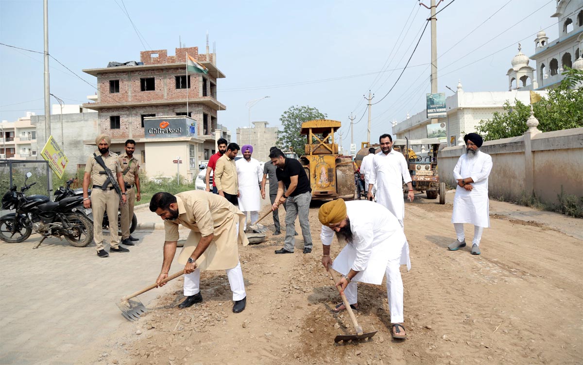 Sangats start construction of historic road to Chappar Cheeri Gurudwara and Minar
